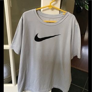 Boys Nike DryFit tshirt Sz XL